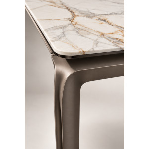 TRATTO bővíthető kerámia étkezőasztal - Calacatta Oro márvány - 140–200 cm